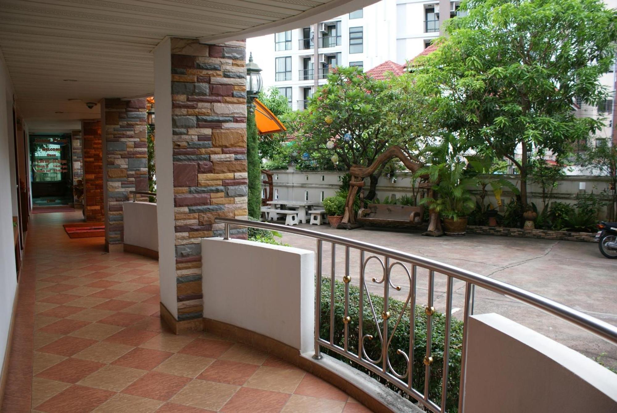 Selina Place Hotel Pattaya Zewnętrze zdjęcie